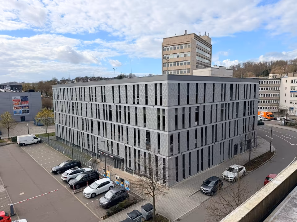 Stellplätze im modernen Parkhaus Gummersbach Zentrum zu vermieten
